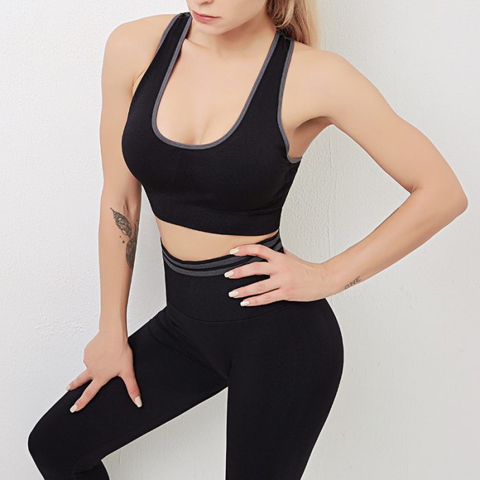 Seamless Black Sports Bra & High-Waist Leggings Set – Gym & Yoga Activewear for Women